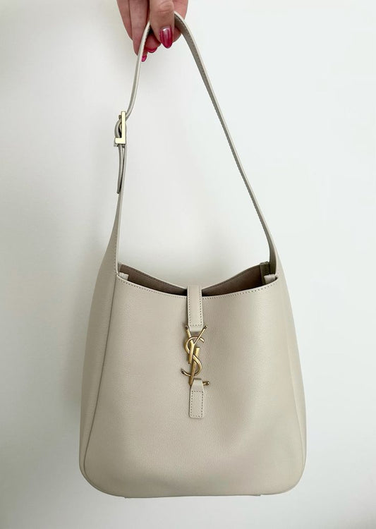 Le Élégance Soft Shoulder Bag